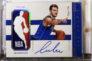 2018-19 Panini National Treasures Luka Dončić Logoman Autograph Rookie Card #127